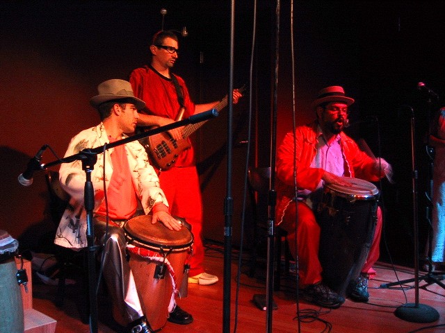 Singing the Guaguanco, rhumba from Cuba